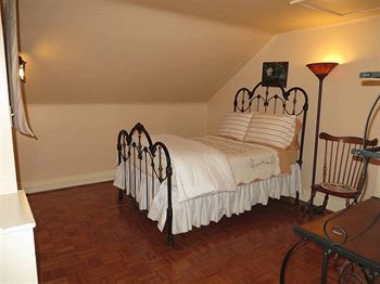 Stone Chalet B&B Inn And Event Center Ann Arbor Ngoại thất bức ảnh