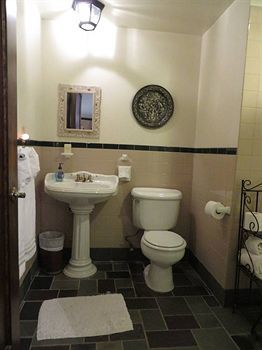 Stone Chalet B&B Inn And Event Center Ann Arbor Ngoại thất bức ảnh